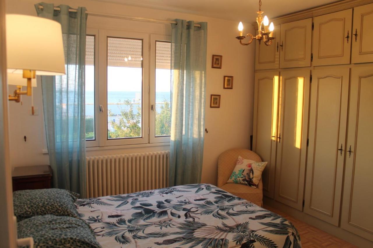 Grande Maison Vue Sur Mer Equeurdreville-Hainneville Exterior photo